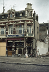 803765 Gezicht op het voor sloop bestemde pand Stationsplein 2a (café De Postillon) te Utrecht.